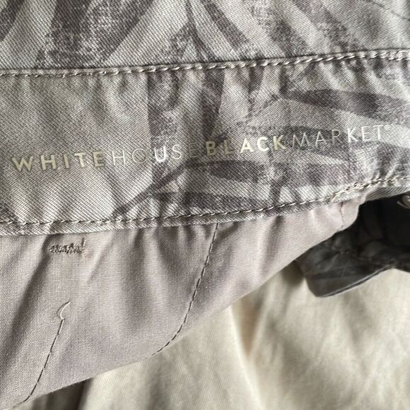 WHBM High Rise Short Khaki Tropical Print 4 - Picture 9 of 13